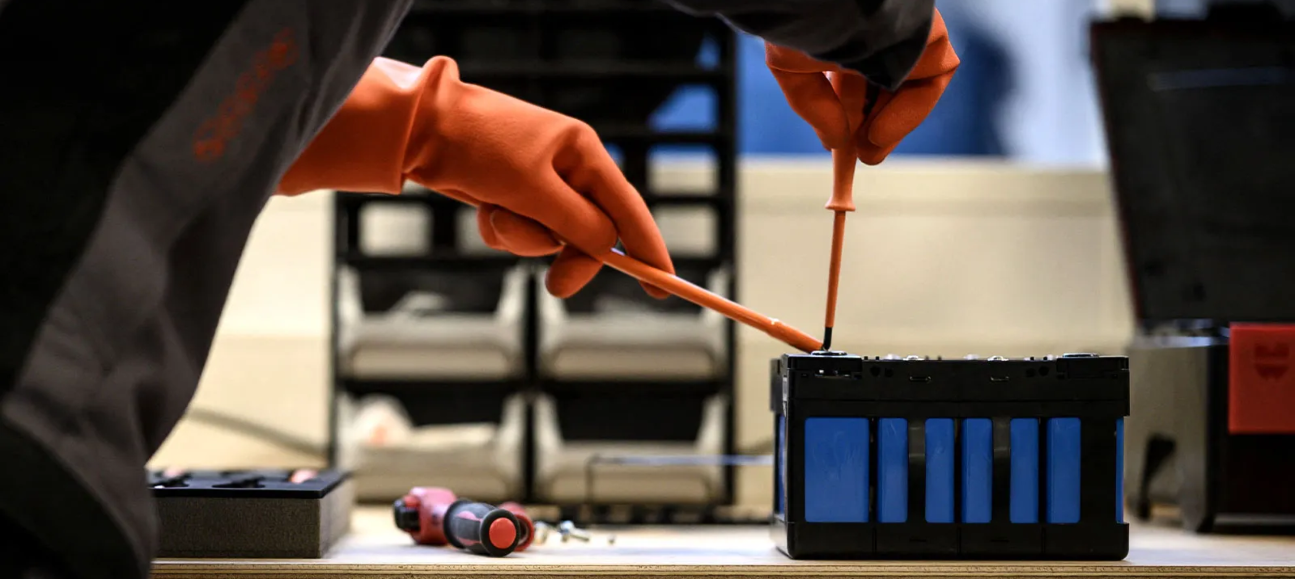 Gero Section photo, battery service